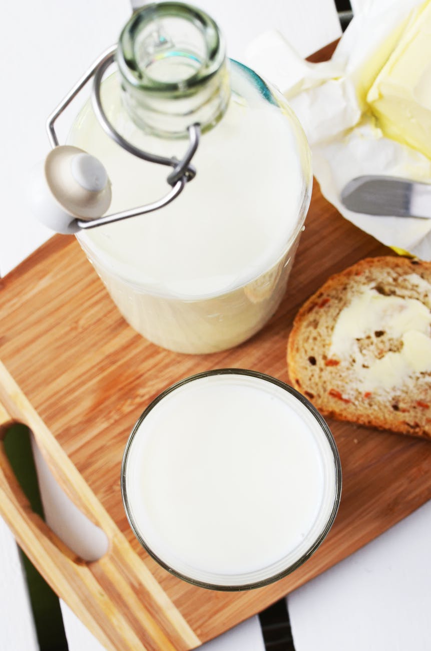 Best Dairy-Free Substitutes (Milk, Cheese, Butter and More for Breastfeeding Moms)